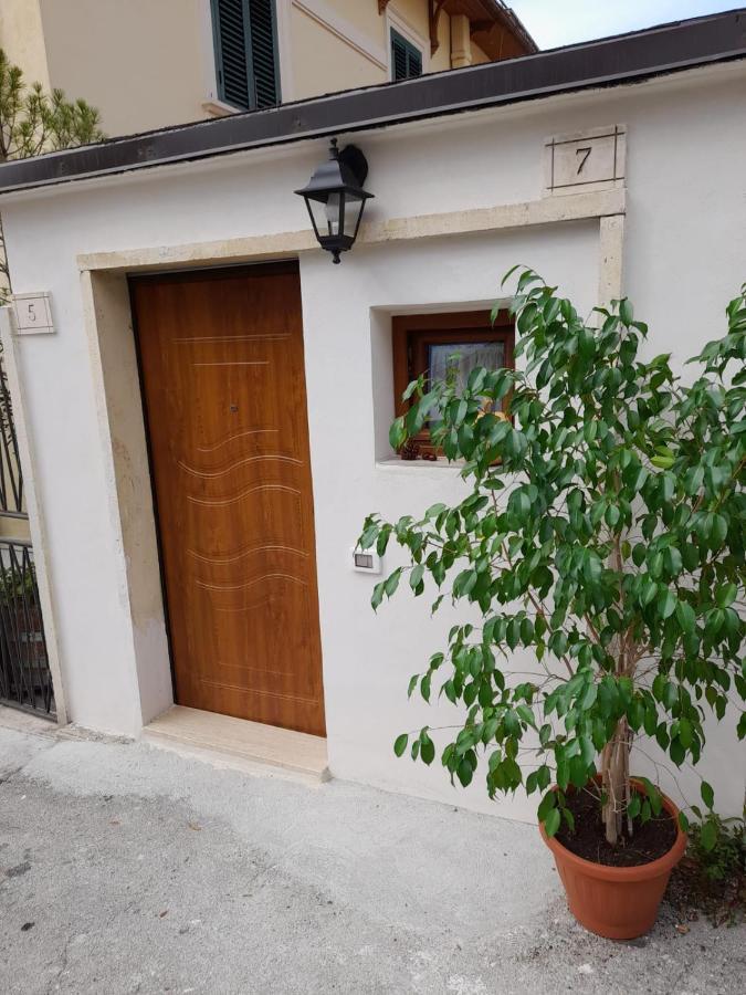 In Vino Veritas Sulmona Buitenkant foto